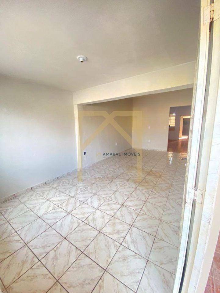 Casa à venda com 3 quartos, 120m² - Foto 4
