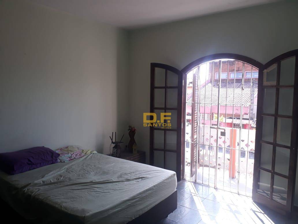 Casa à venda com 4 quartos, 200m² - Foto 14