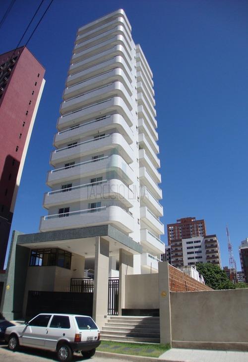 Apartamento à venda com 3 quartos, 220m² - Foto 2