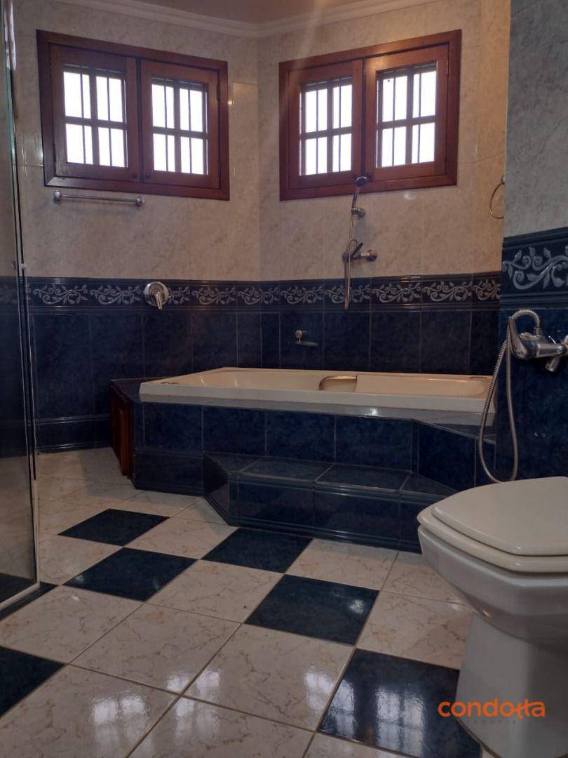 Casa para alugar com 3 quartos, 200m² - Foto 47