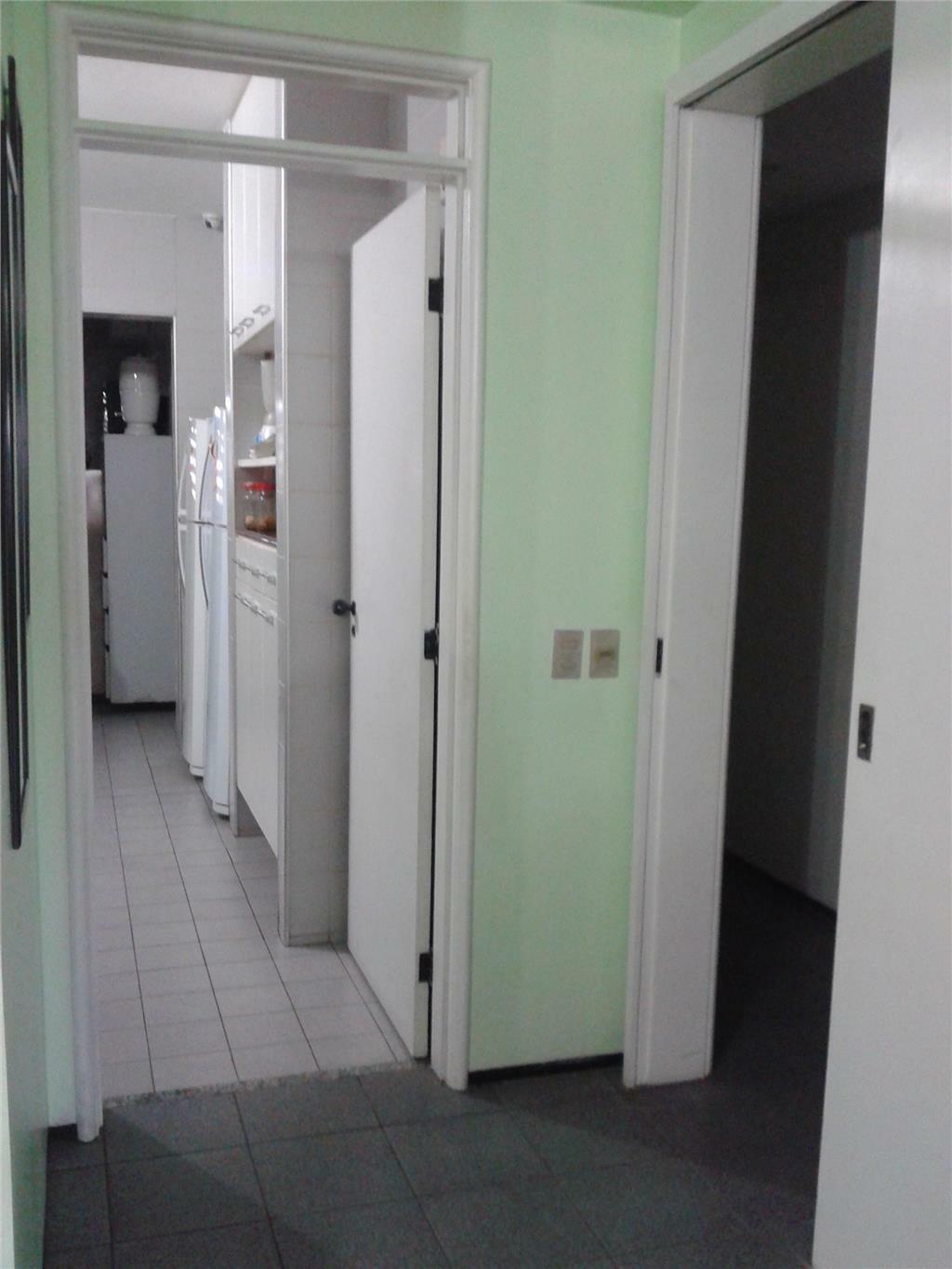 Apartamento à venda com 3 quartos, 217m² - Foto 12