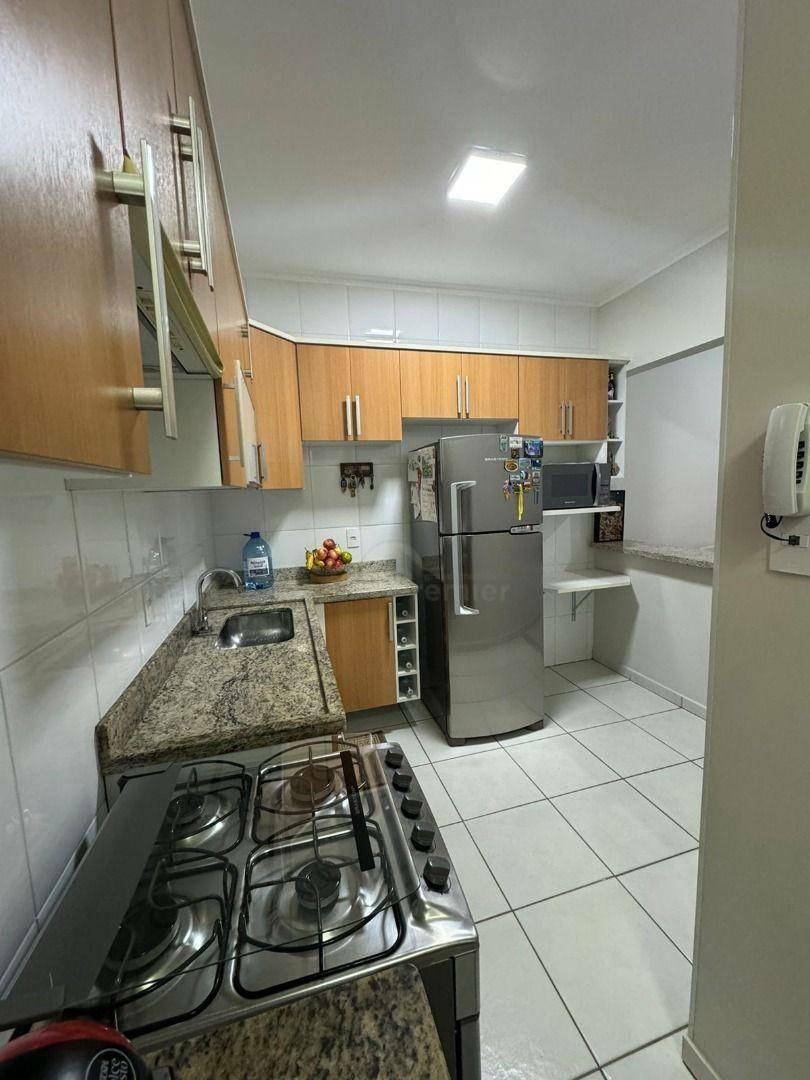 Apartamento à venda com 2 quartos, 72m² - Foto 1