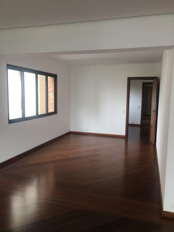 Apartamento para alugar com 3 quartos, 217m² - Foto 5