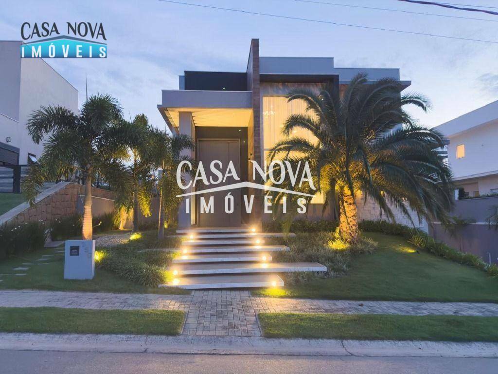 Casa de Condomínio à venda com 4 quartos, 560m² - Foto 2