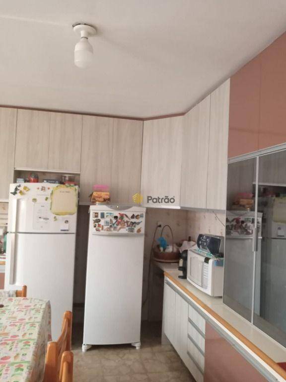 Sobrado à venda com 4 quartos, 200m² - Foto 9