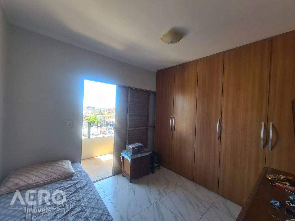 Apartamento à venda com 3 quartos, 191m² - Foto 17