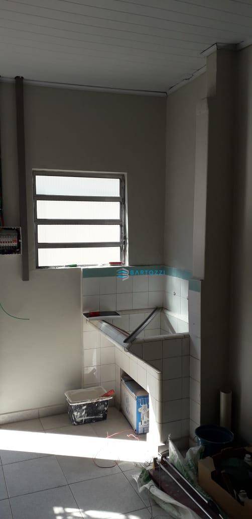 Casa à venda com 2 quartos, 210M2 - Foto 3