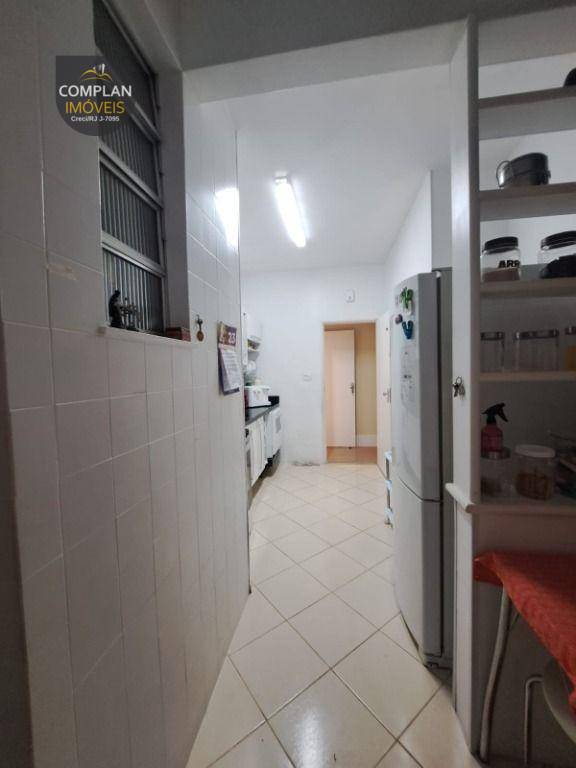 Apartamento à venda com 3 quartos, 140m² - Foto 17