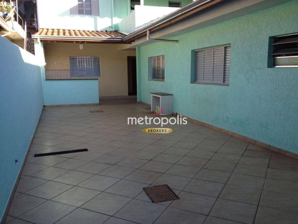 Sobrado à venda com 3 quartos, 269m² - Foto 1