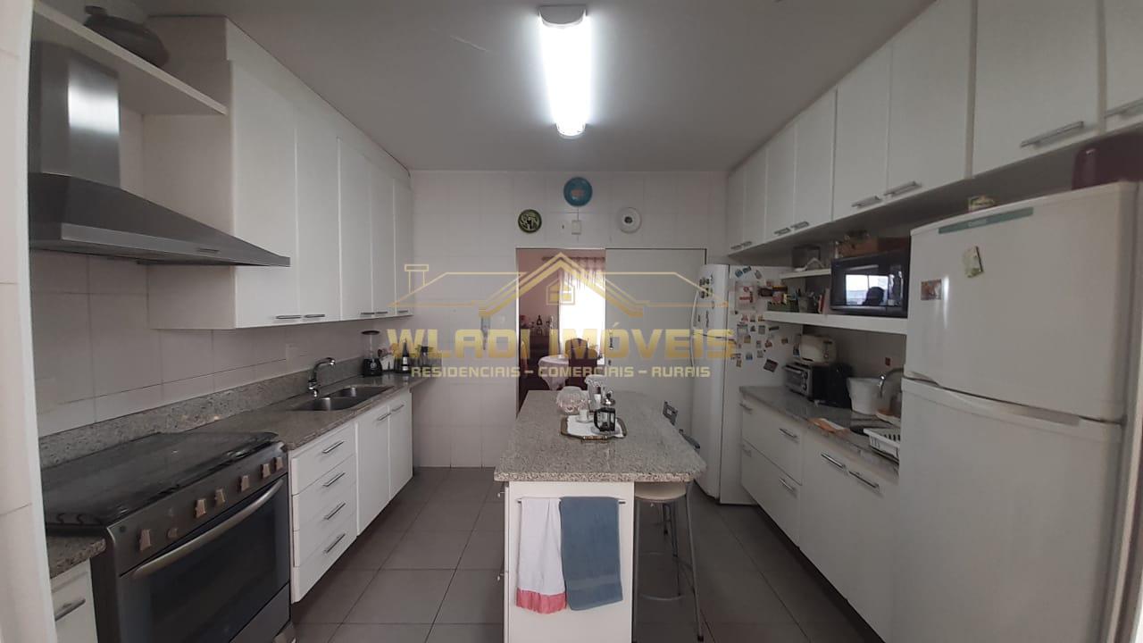 Apartamento à venda com 4 quartos, 214m² - Foto 15