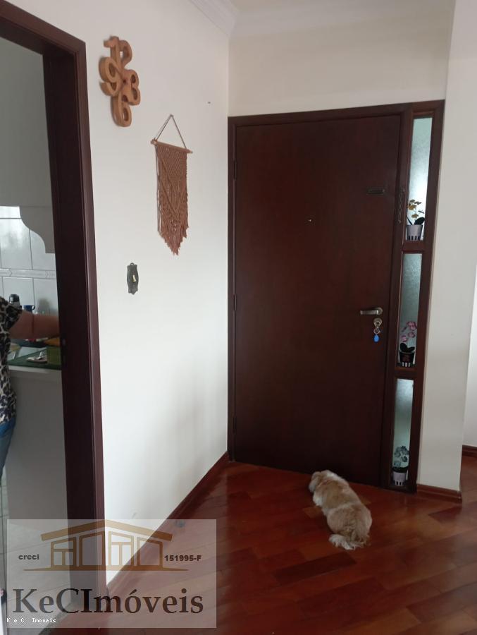 Apartamento à venda com 2 quartos, 72m² - Foto 4