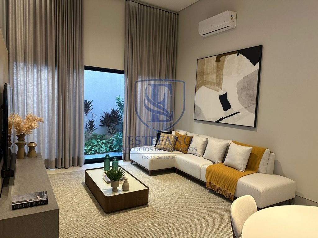 Casa à venda e aluguel com 3 quartos, 450m² - Foto 1