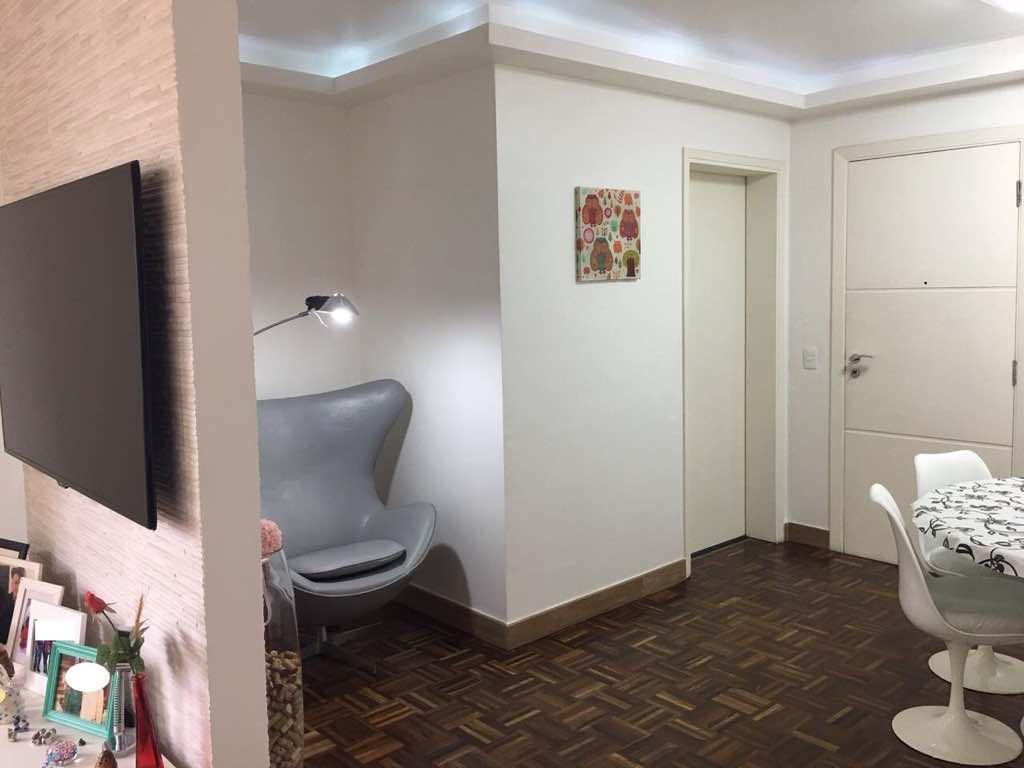 Apartamento à venda com 3 quartos, 110m² - Foto 1