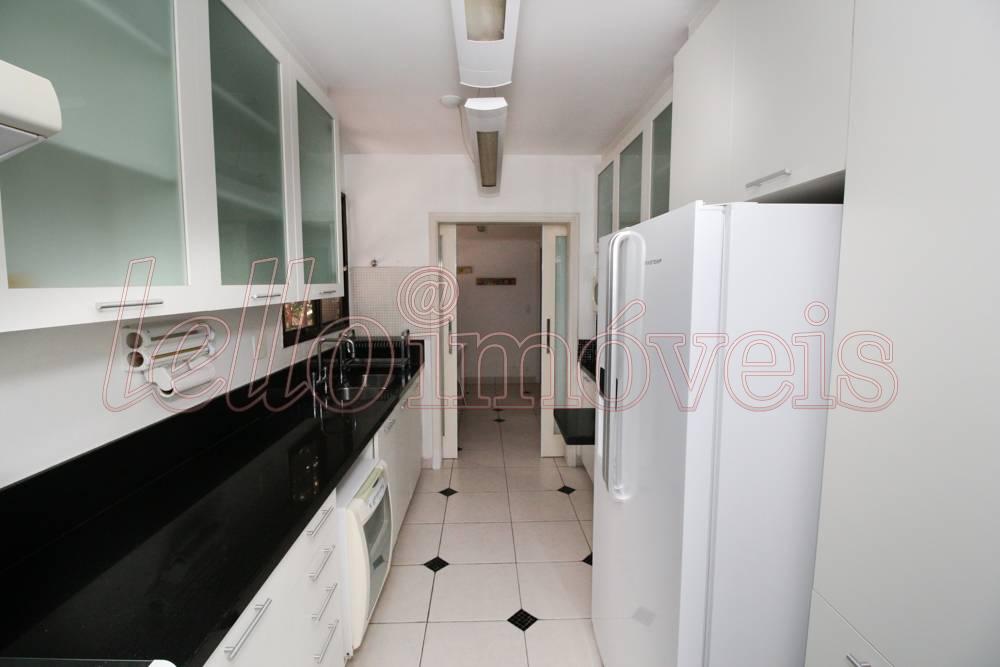 Apartamento à venda com 3 quartos, 240m² - Foto 29