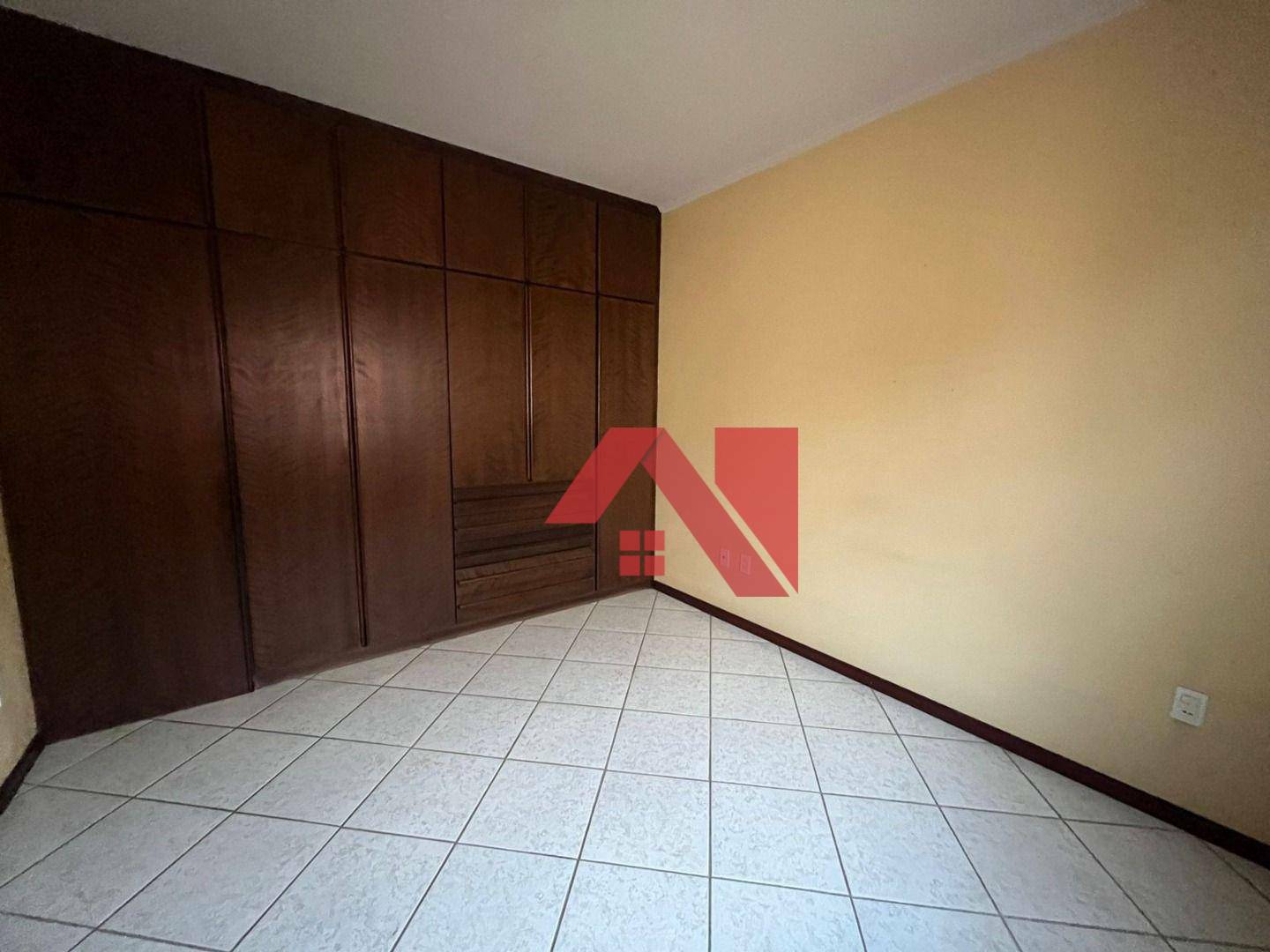 Sobrado à venda e aluguel com 4 quartos, 250m² - Foto 10