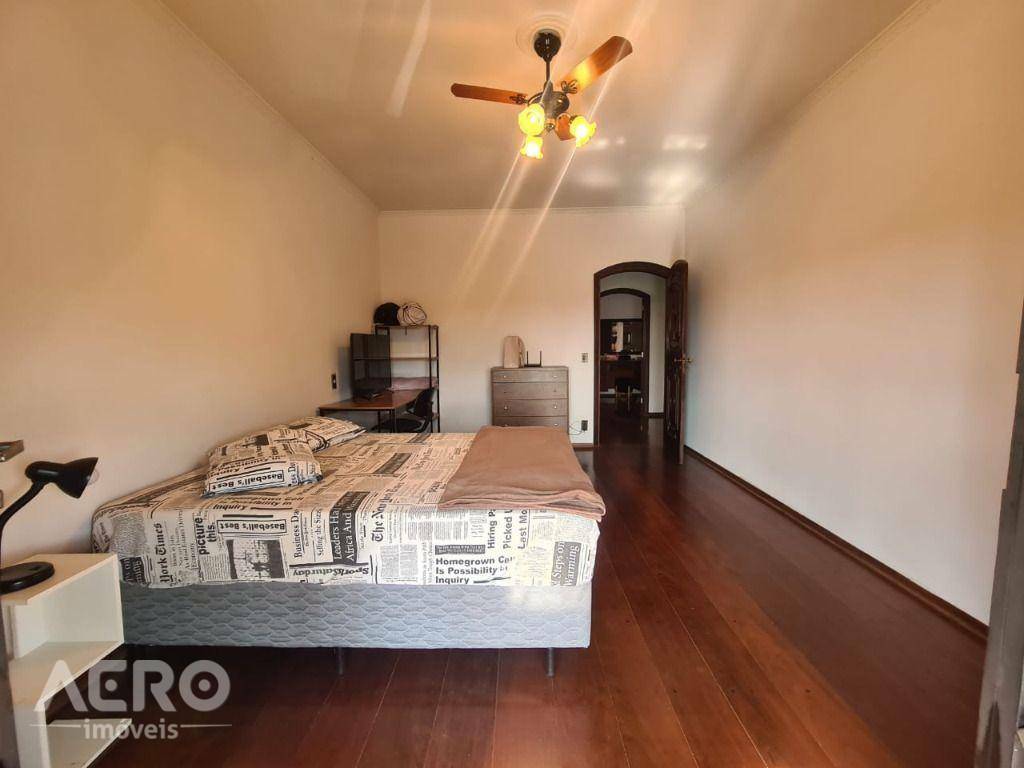 Casa à venda com 3 quartos, 246m² - Foto 31