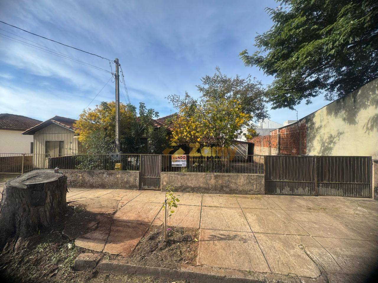 Casa à venda com 3 quartos, 100m² - Foto 1