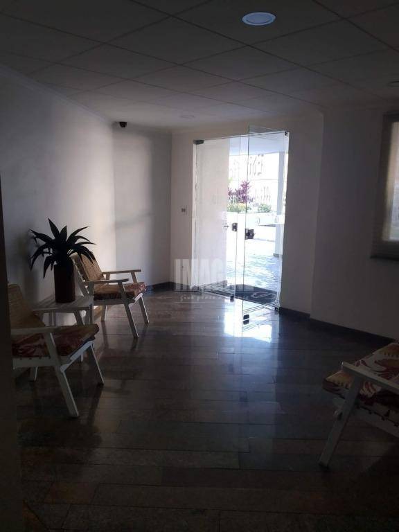 Apartamento à venda com 2 quartos, 65m² - Foto 27