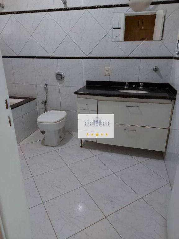 Casa de Condomínio à venda com 3 quartos, 285m² - Foto 2