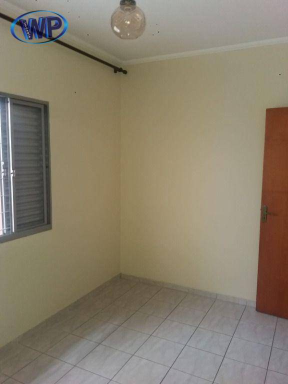 Casa para alugar com 4 quartos, 160m² - Foto 2