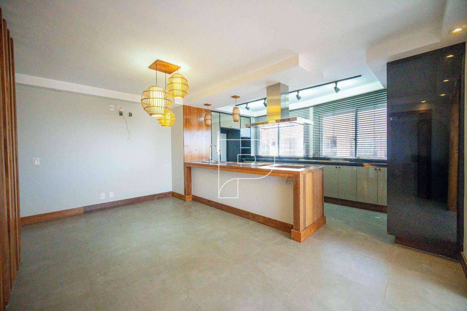 Apartamento à venda com 3 quartos, 200m² - Foto 2