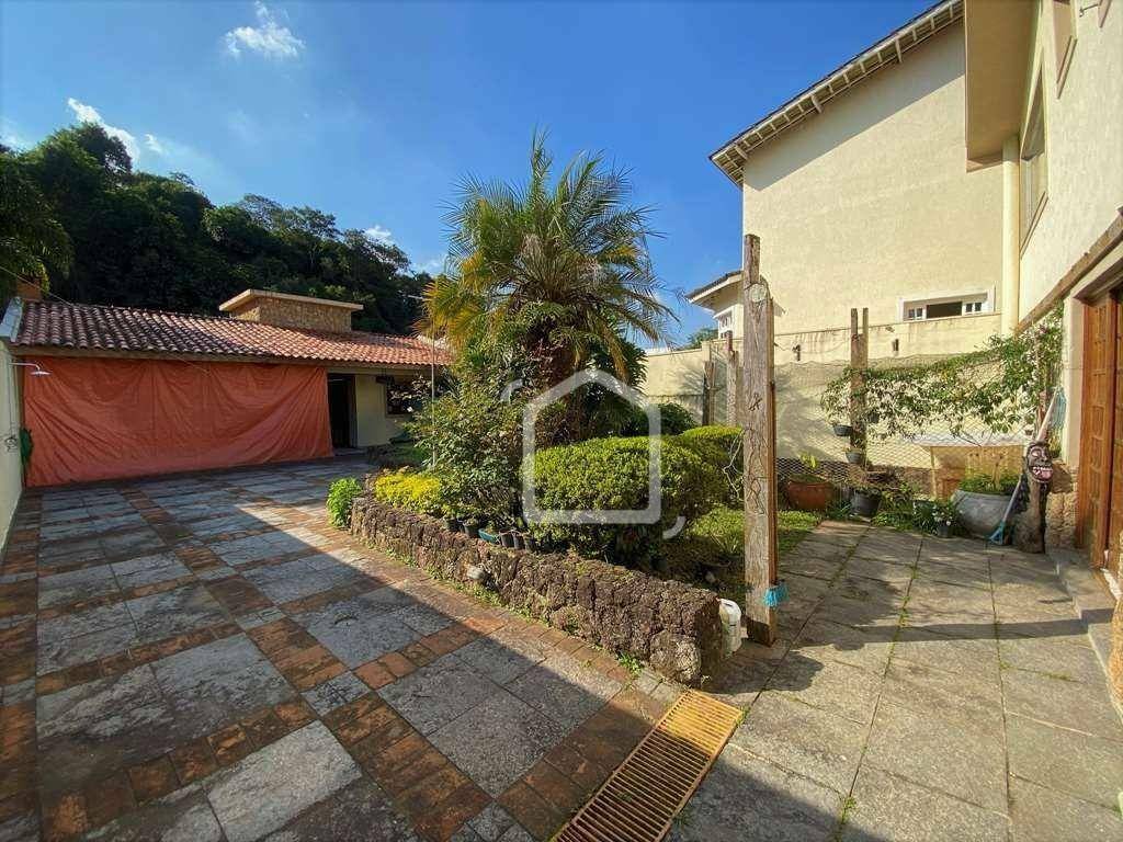 Casa de Condomínio à venda com 4 quartos, 304m² - Foto 31