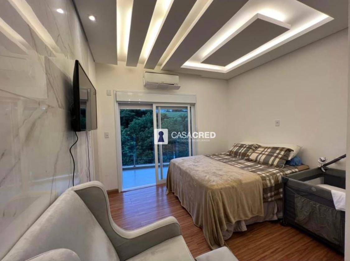 Casa à venda com 3 quartos, 220m² - Foto 2