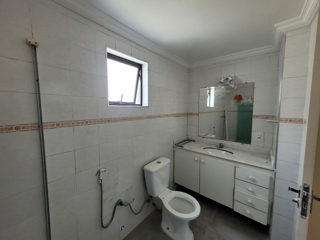 Apartamento à venda com 4 quartos, 140m² - Foto 11