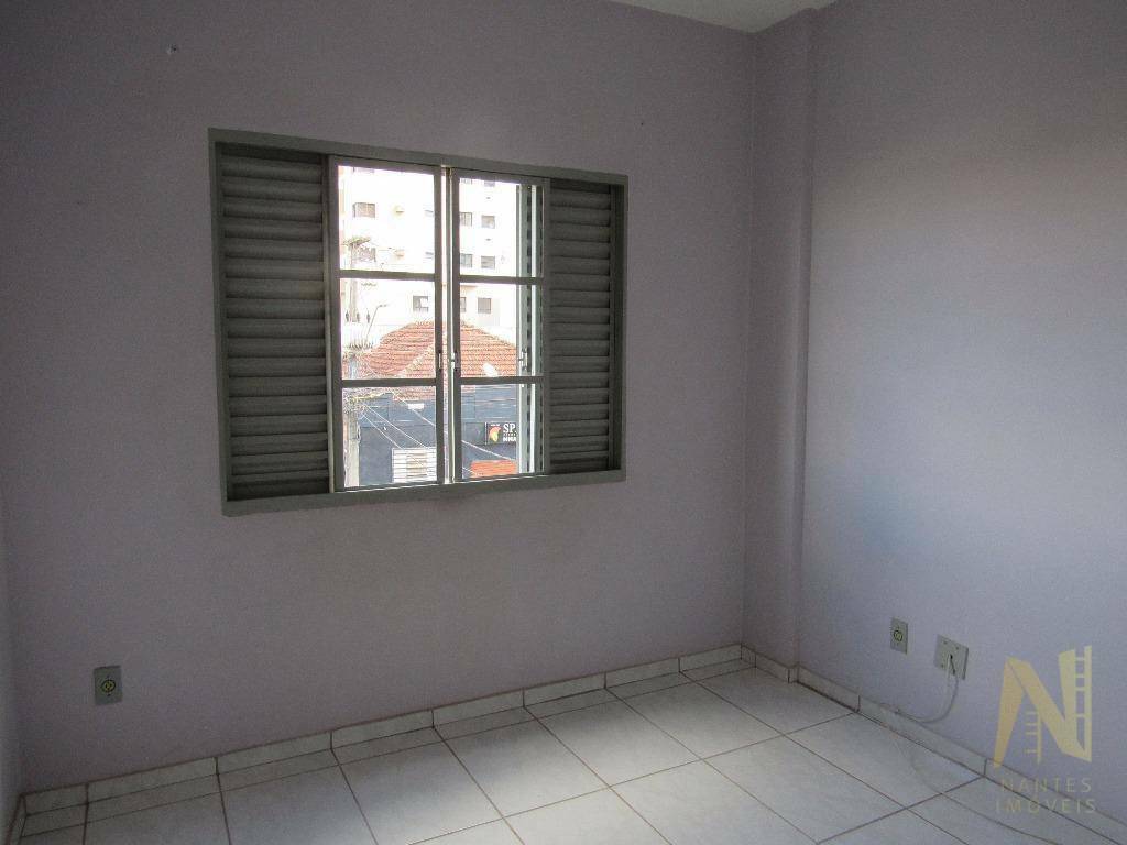 Apartamento à venda com 3 quartos, 99m² - Foto 11