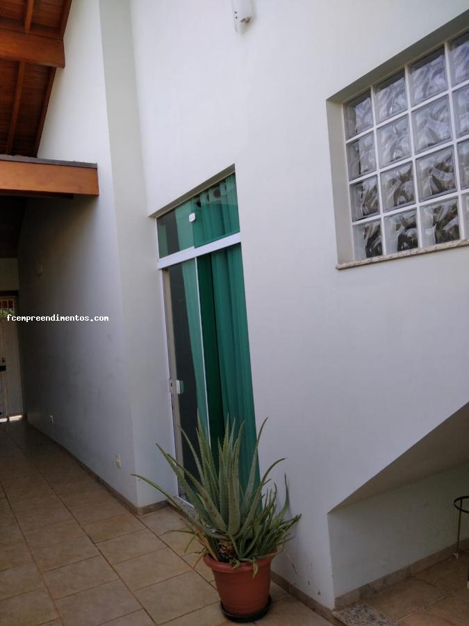 Casa à venda com 3 quartos, 360m² - Foto 10