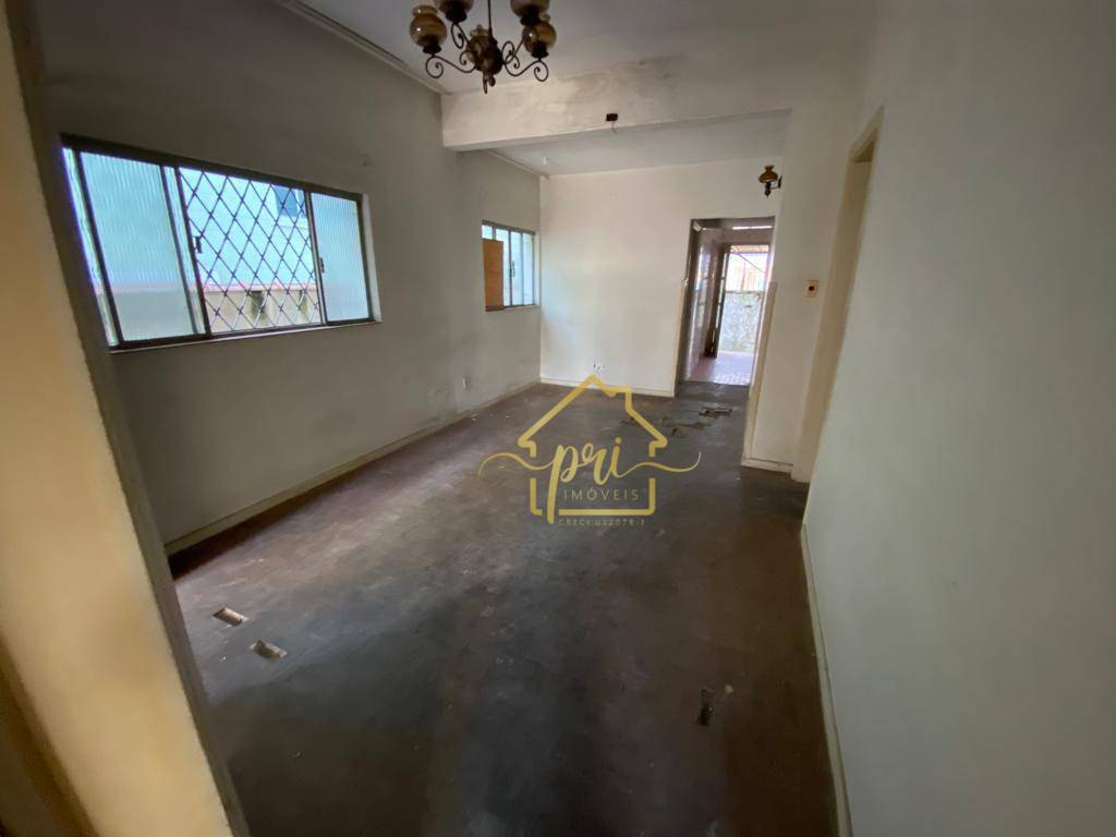 Casa à venda com 5 quartos, 225m² - Foto 25