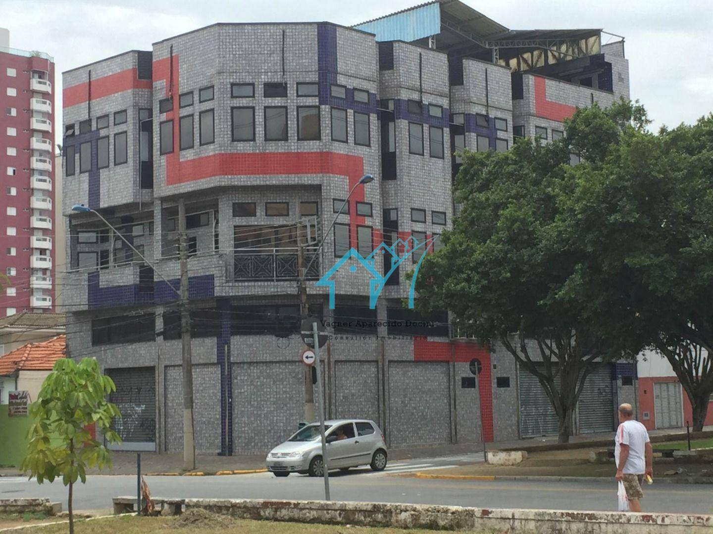 Prédio Inteiro para alugar, 595m² - Foto 1