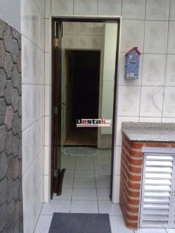 Sobrado à venda com 2 quartos, 70m² - Foto 18