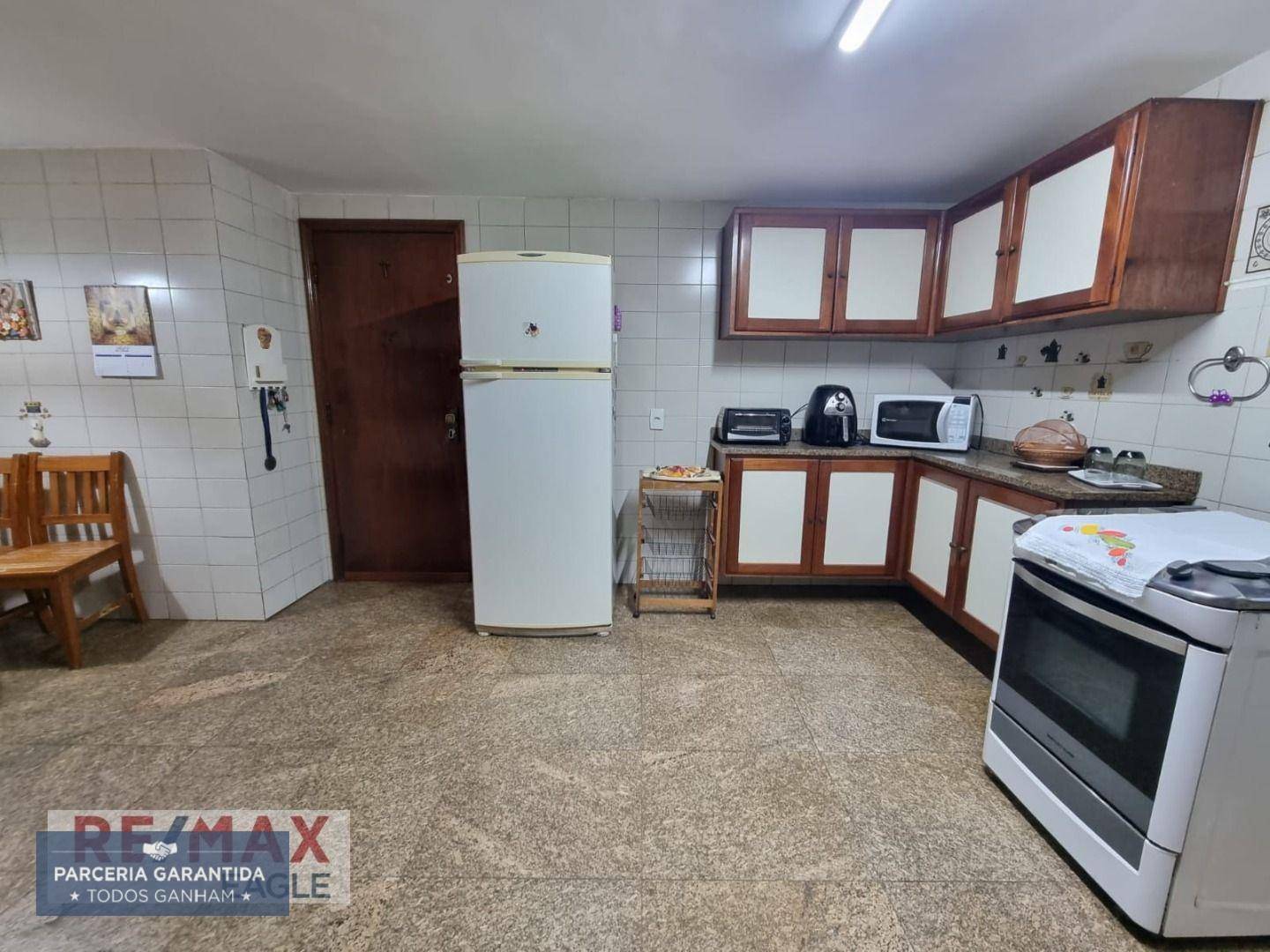 Cobertura à venda com 4 quartos, 350m² - Foto 5