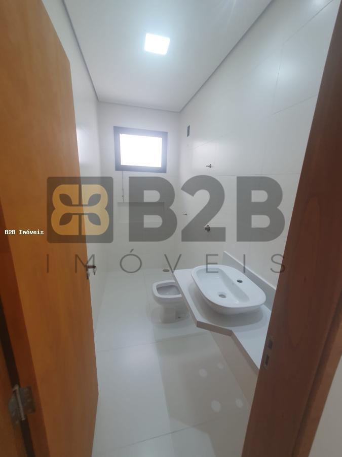 Casa à venda com 3 quartos, 121m² - Foto 10