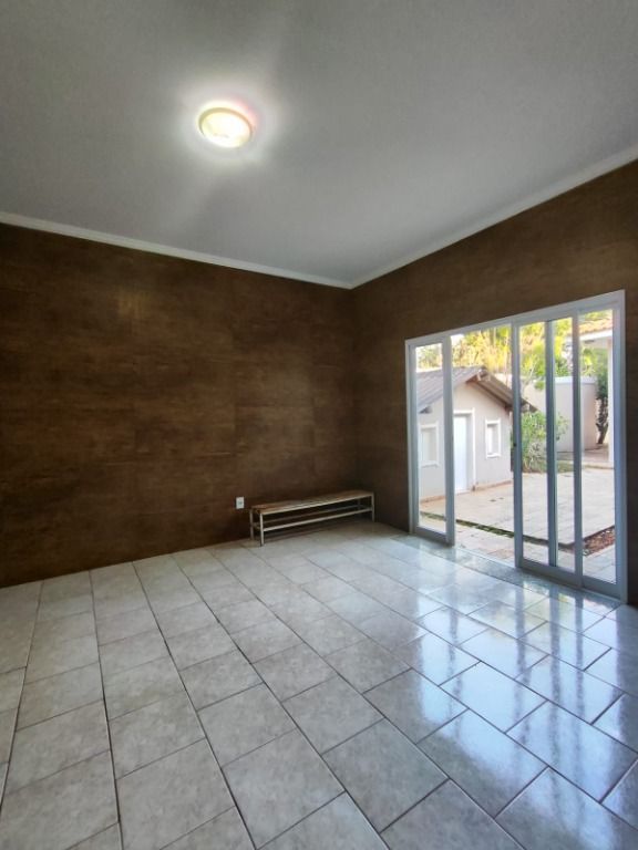 Casa para alugar com 4 quartos, 160m² - Foto 5