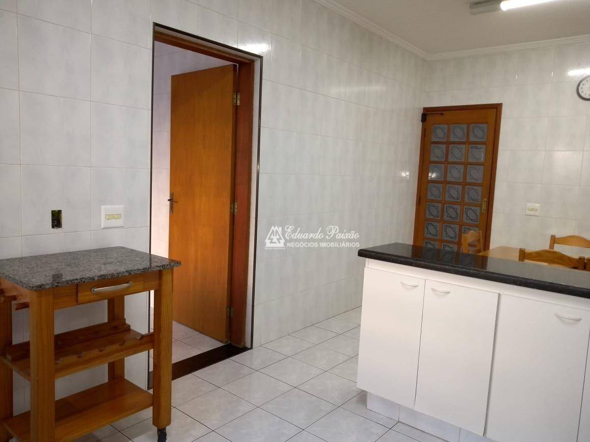 Casa à venda com 3 quartos, 305m² - Foto 9