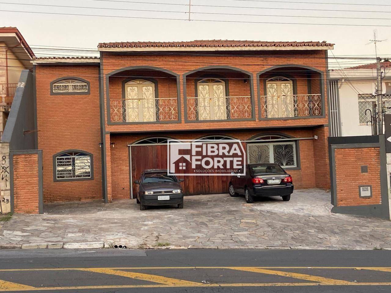 Sobrado para alugar com 3 quartos, 226m² - Foto 1