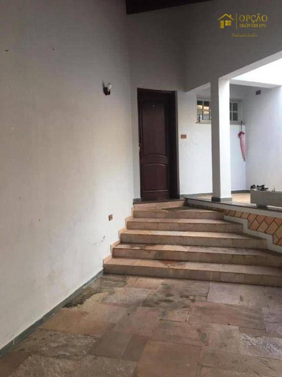 Casa à venda com 3 quartos, 290m² - Foto 2