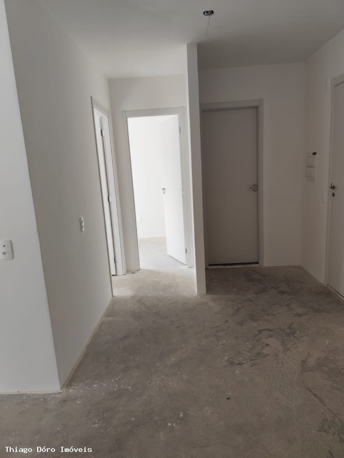 Apartamento à venda com 2 quartos, 41m² - Foto 1