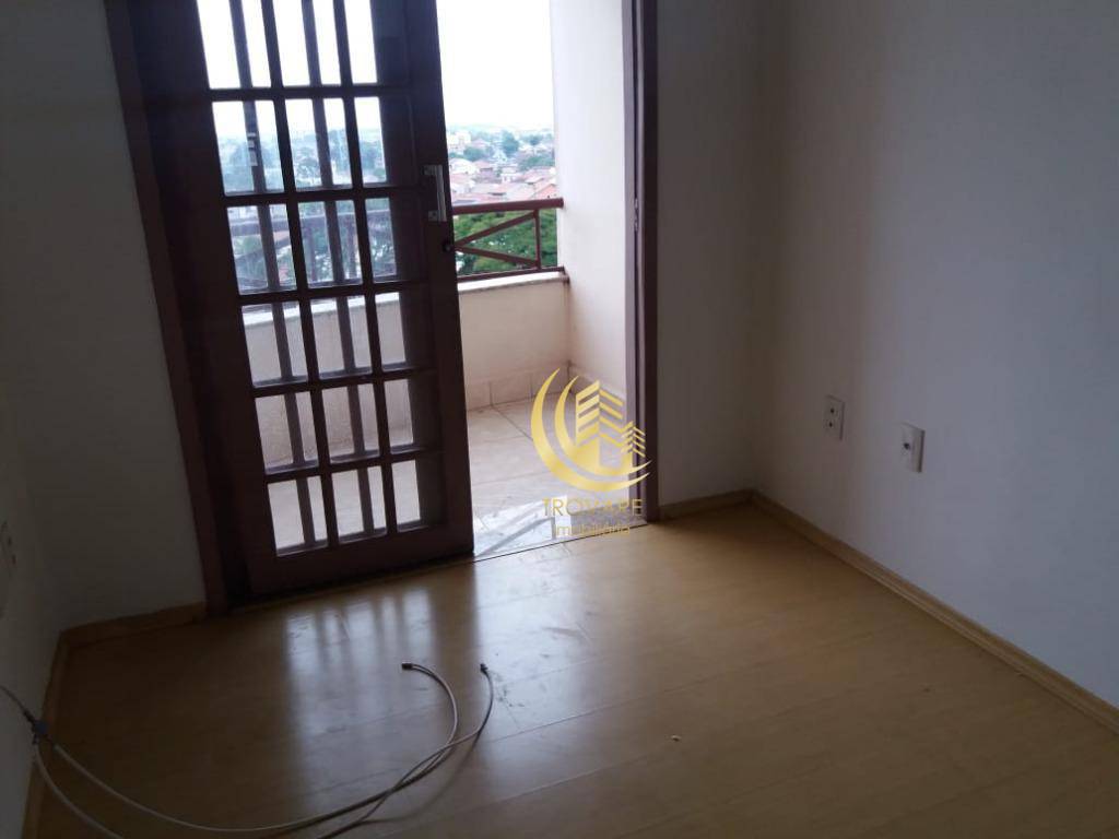 Apartamento à venda com 2 quartos, 67m² - Foto 2