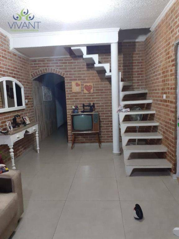 Sobrado à venda com 3 quartos, 262m² - Foto 2