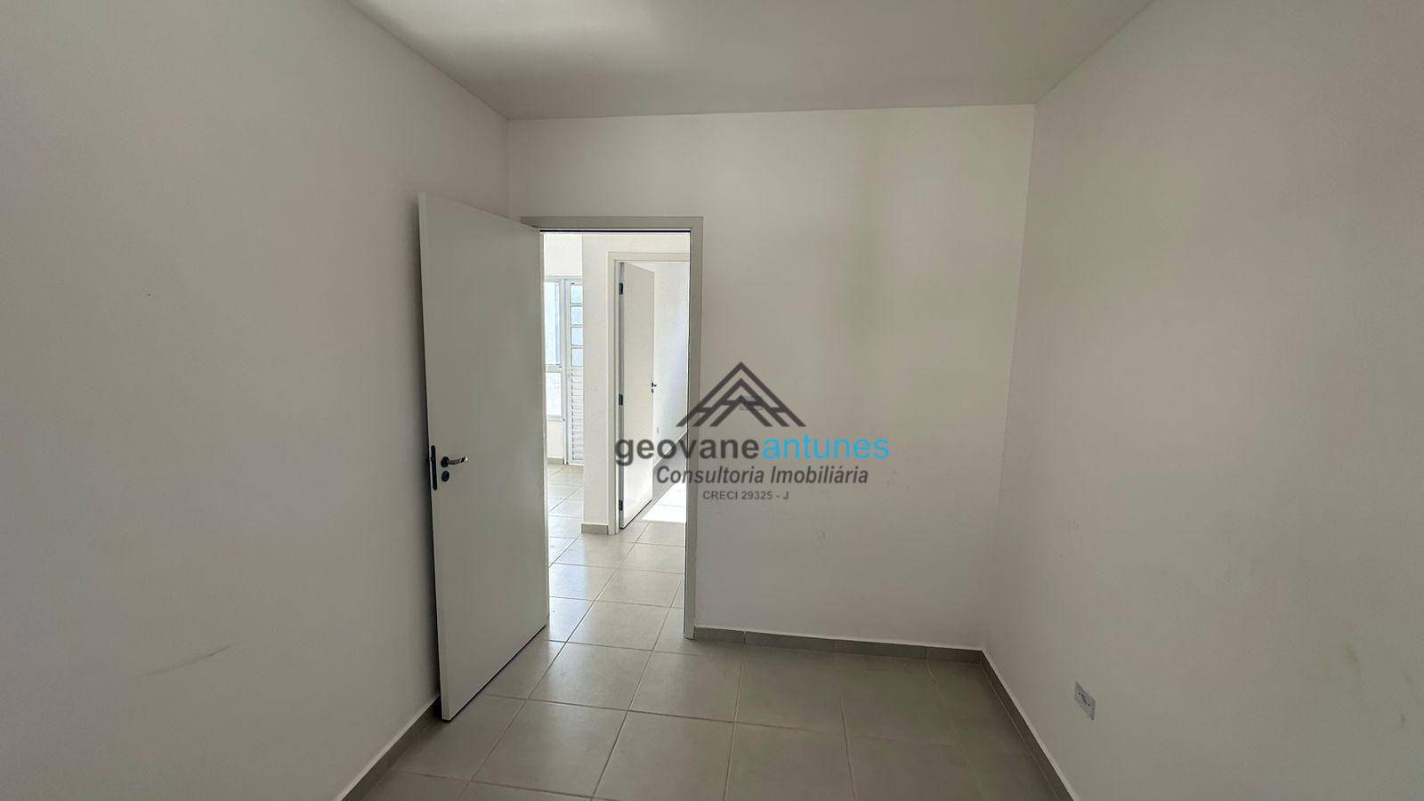 Casa à venda com 2 quartos, 42m² - Foto 4