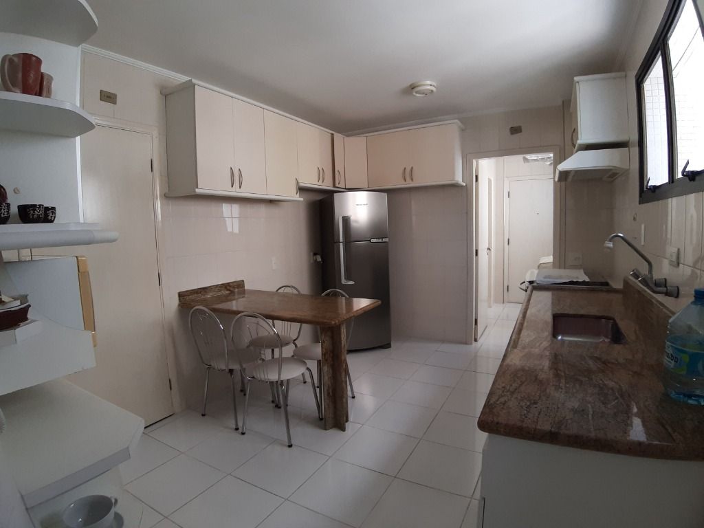 Apartamento à venda com 3 quartos, 140m² - Foto 17