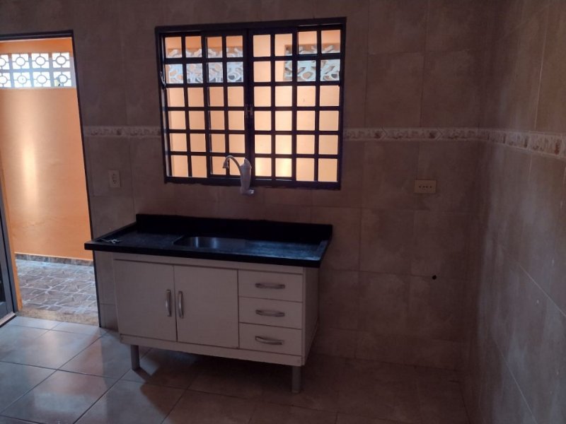 Casa à venda com 3 quartos, 150m² - Foto 1