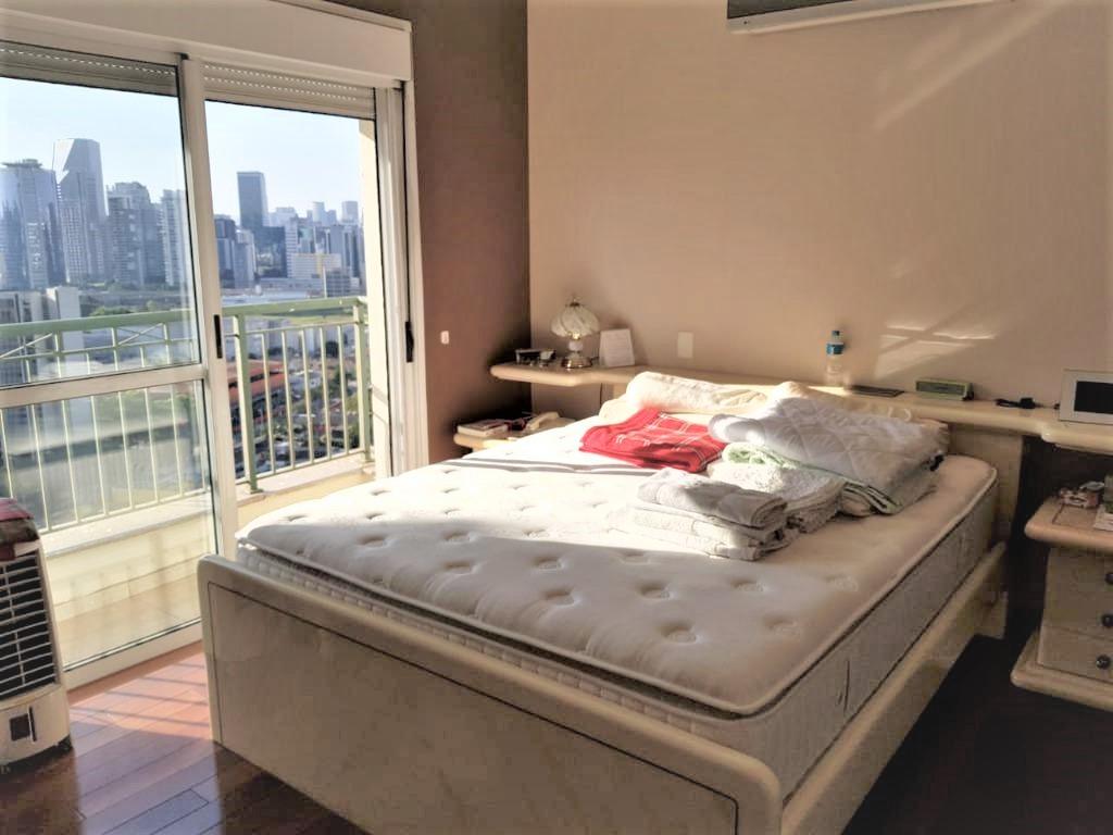 Apartamento para alugar com 4 quartos, 205m² - Foto 16