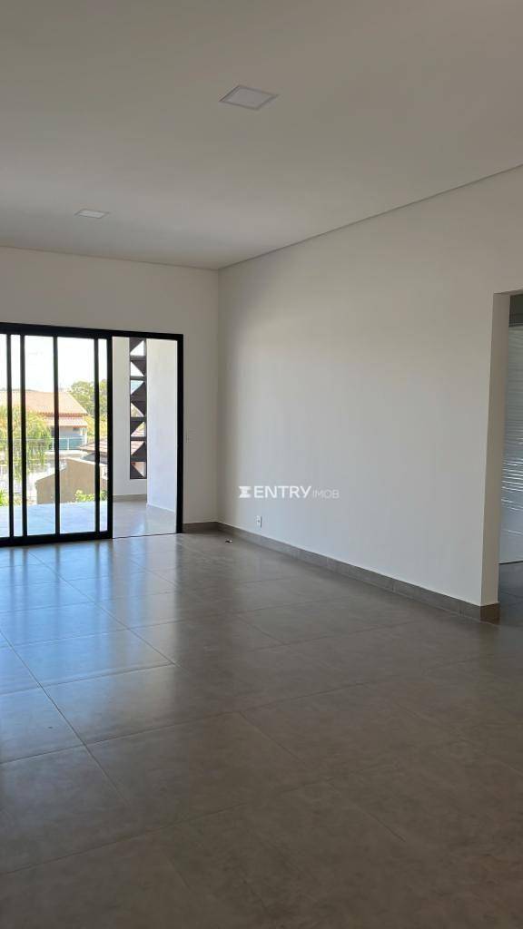 Casa à venda com 3 quartos, 176m² - Foto 2