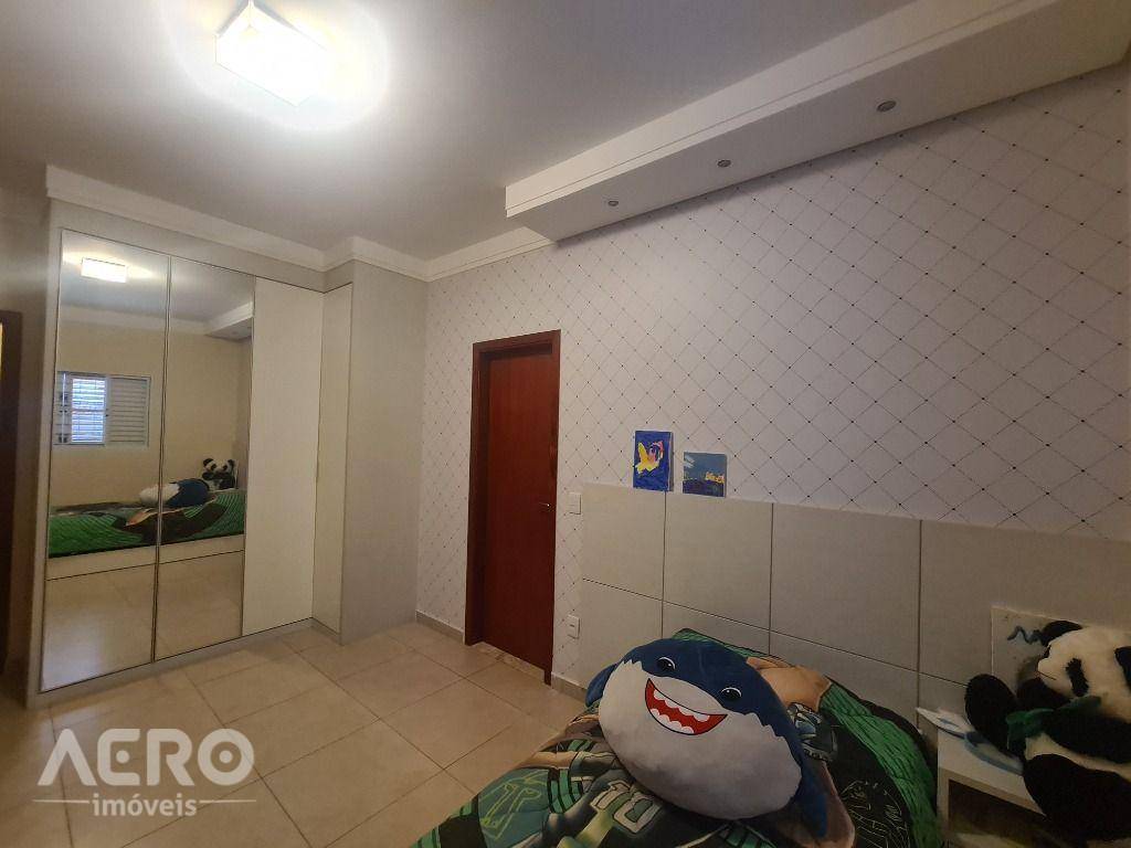 Casa de Condomínio à venda com 3 quartos, 220m² - Foto 30