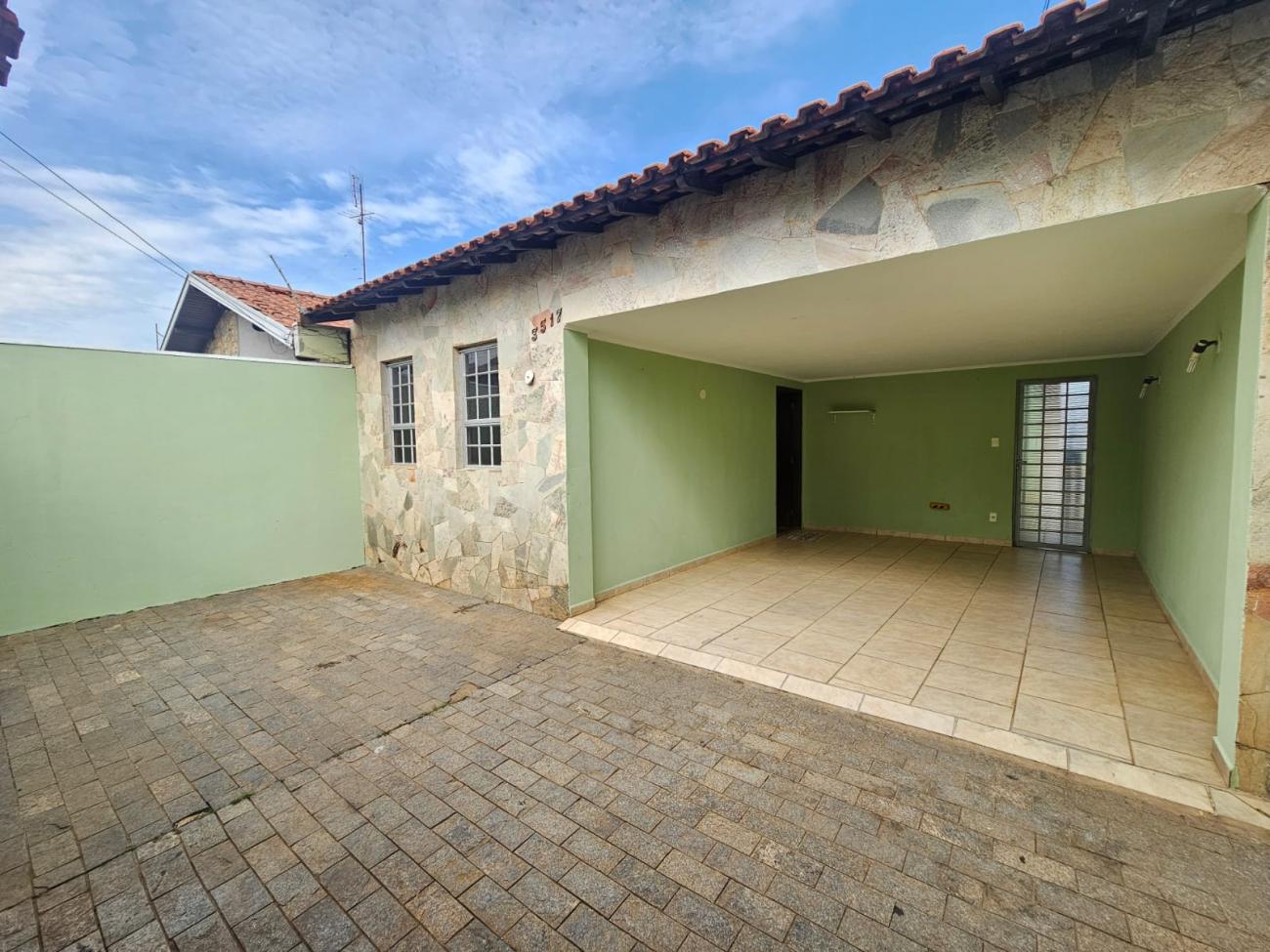 Casa à venda com 3 quartos, 150m² - Foto 1