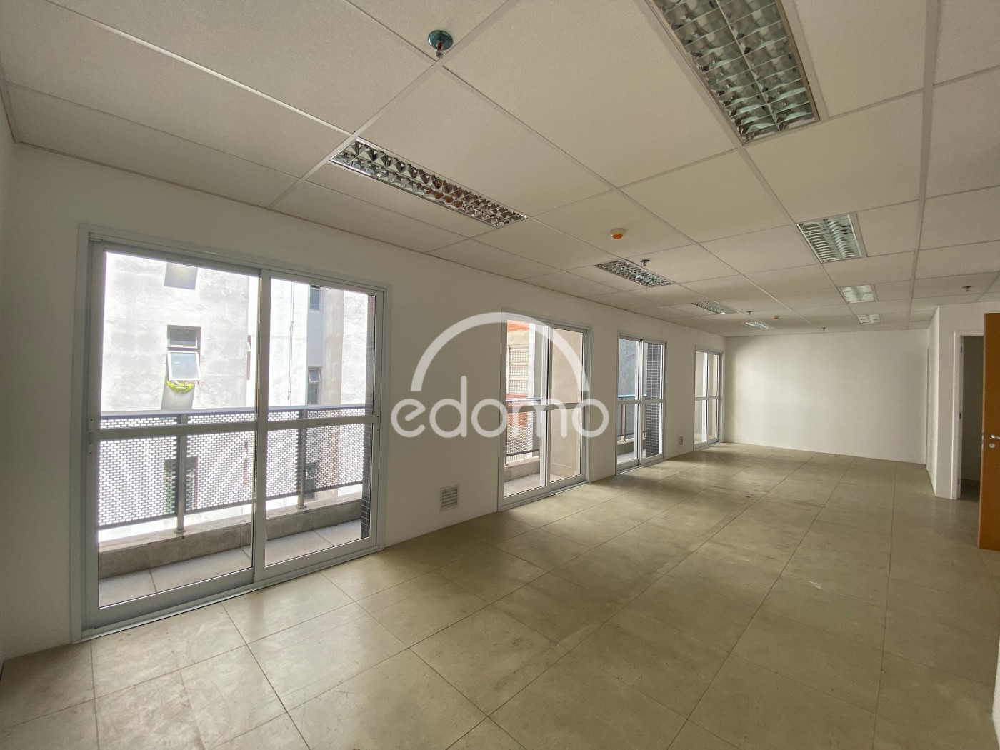 Conjunto Comercial-Sala para alugar, 67m² - Foto 1